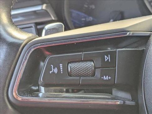 Used 2022 Porsche Macan image 7