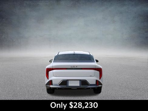 New 2026 Kia K4 GT-Line image 5