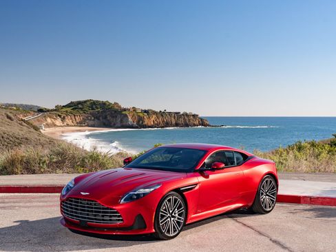Used 2024 Aston Martin DB12 Coupe image 27