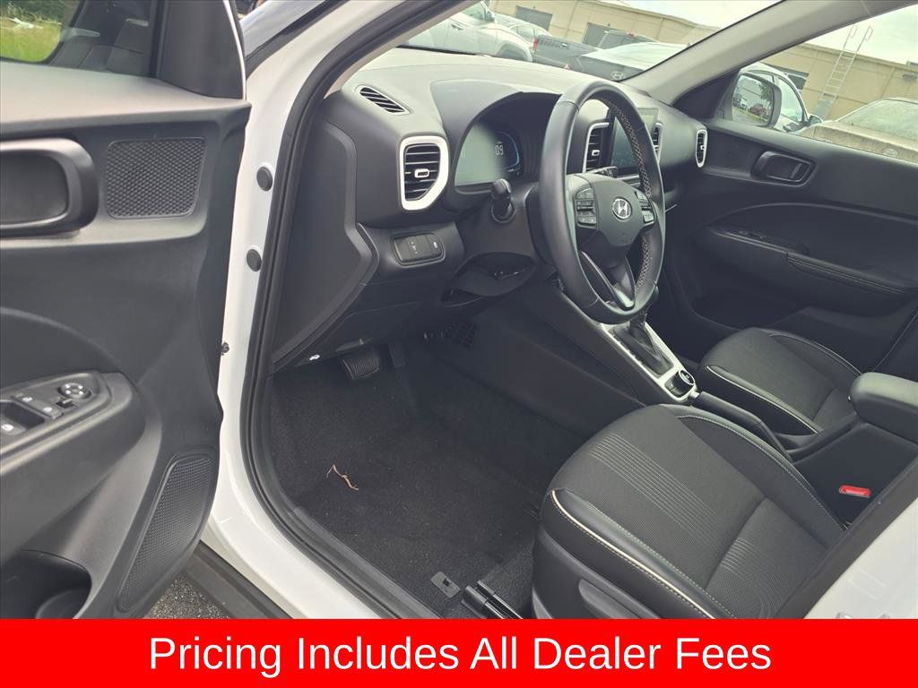 Used 2026 Hyundai Venue SEL FWD image 10