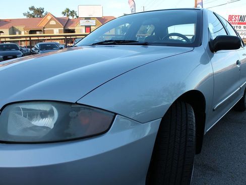Used 2005 Chevrolet Cavalier Sedan w/ Preferred Equipment Group FWD image 16