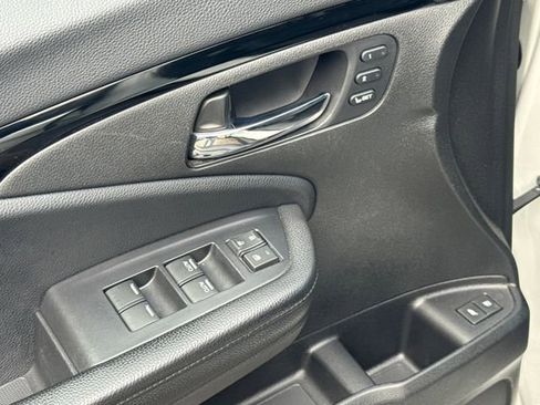 Certified 2019 Honda Passport Touring image 5