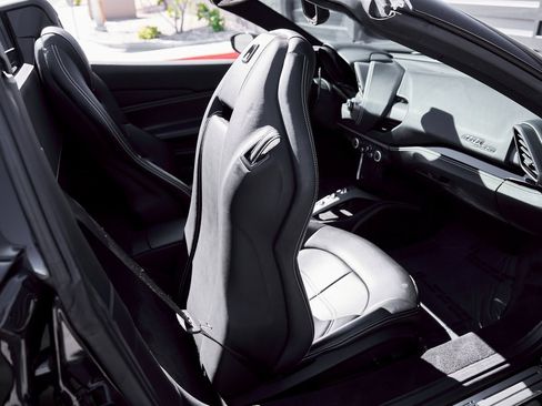 Used 2018 Ferrari 488 Spider image 47