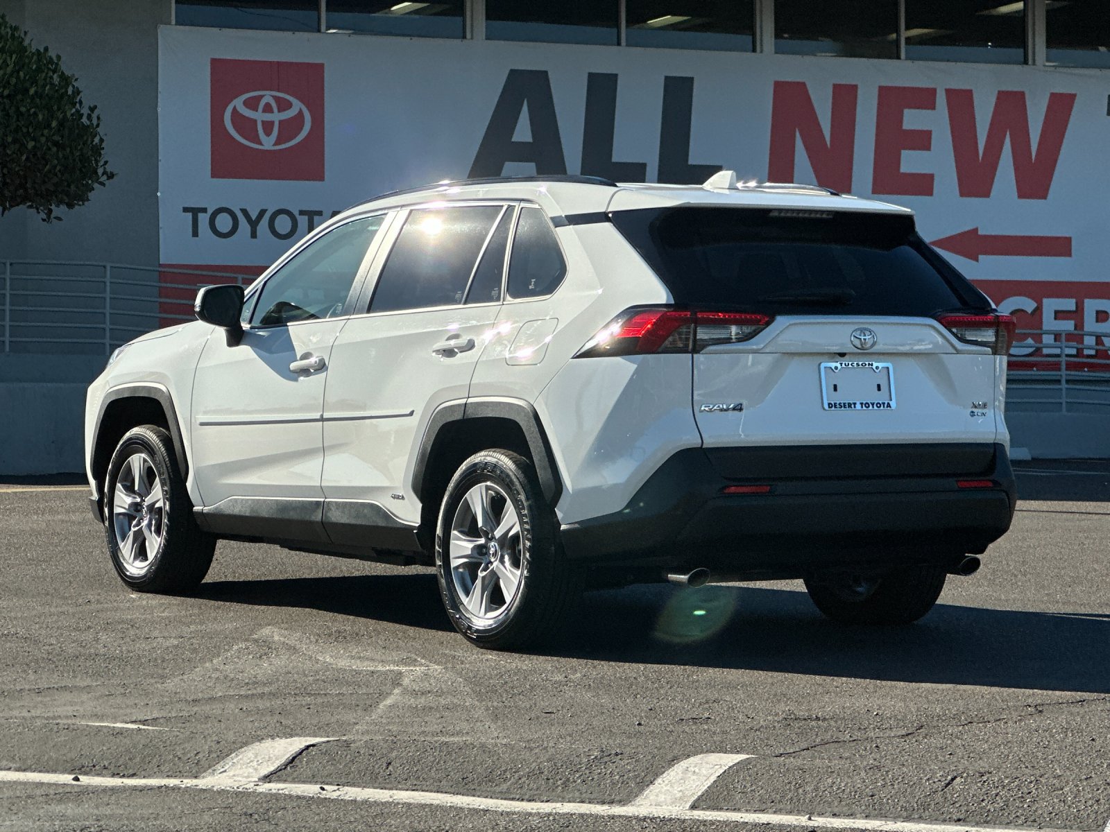 Used 2025 Toyota RAV4 XLE AWD/4WD image 3