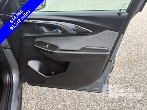 Used 2021 Chevrolet TrailBlazer LS AWD/4WD image 32