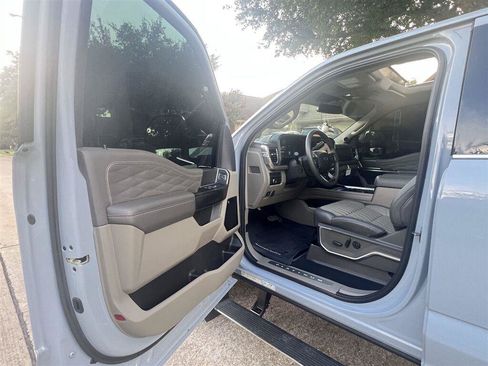 Used 2026 Ford F450 Platinum w/ Platinum Plus Package AWD/4WD image 2