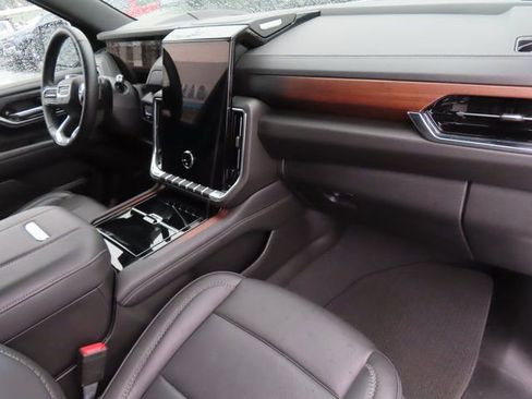 Certified 2025 GMC Yukon XL Denali image 39