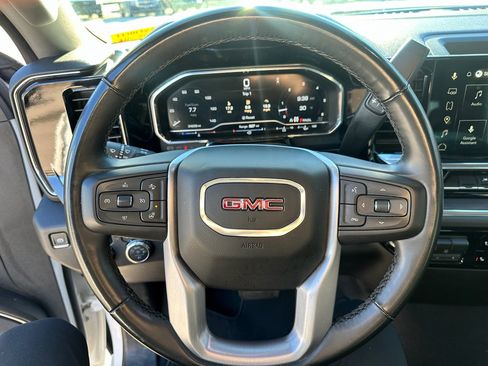 Used 2025 GMC Sierra 1500 SLT image 11