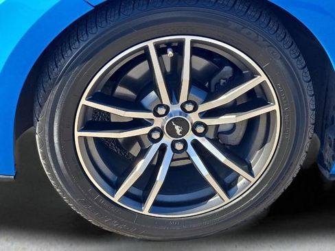 Used 2017 Ford Mustang Coupe image 9