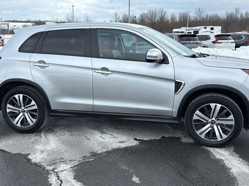 Used 2024 Mitsubishi Outlander Sport SE image 3