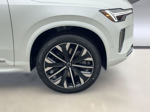 New 2026 Volvo XC90 T8 Ultra w/ Protection Package Premier AWD/4WD image 11