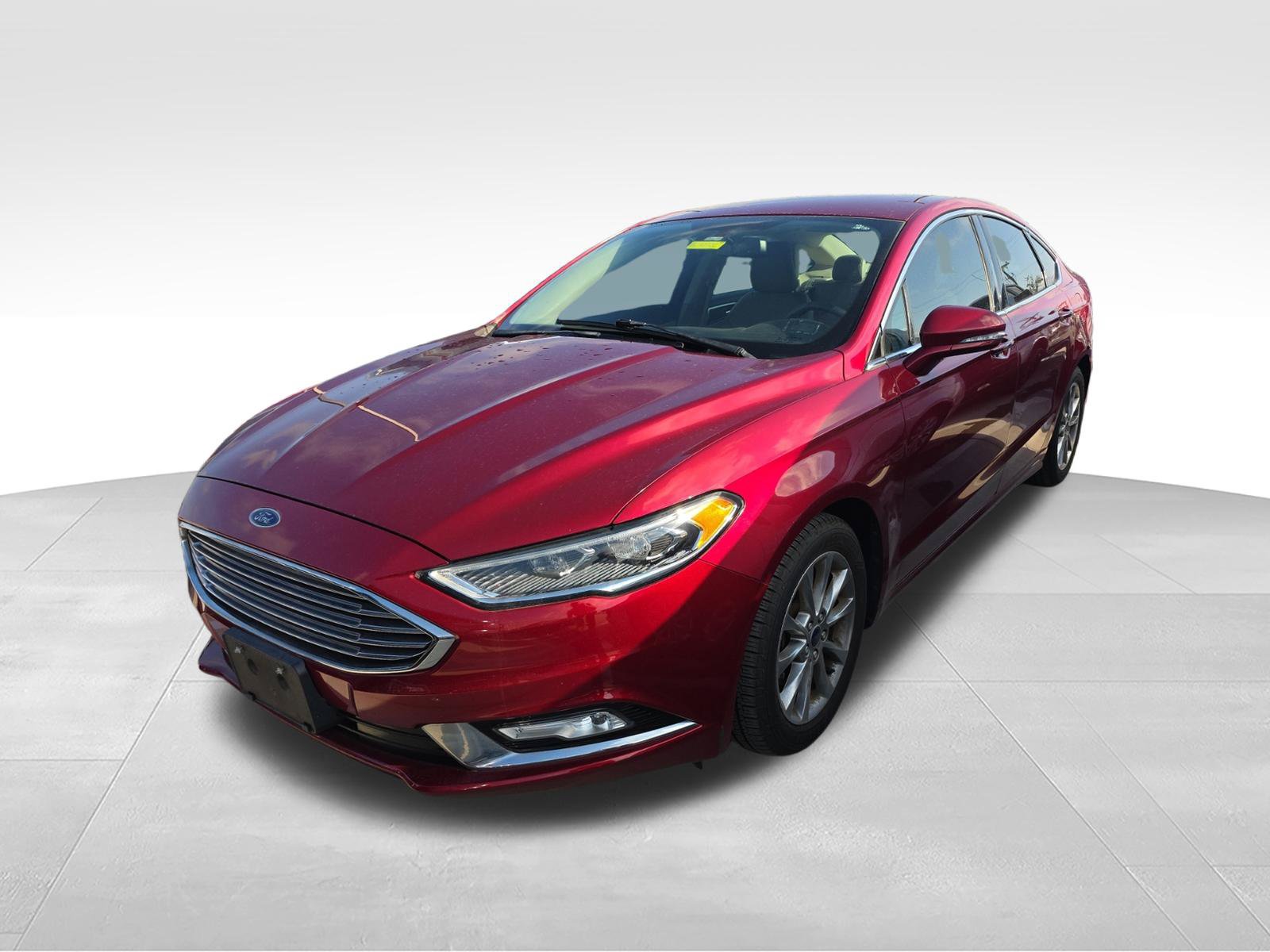 Used 2017 Ford Fusion SE w/ Fusion SE Technology Package FWD image 1