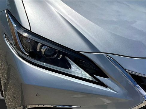 Used 2023 Lexus ES 350 w/ ES 350 Ultra Luxury Package FWD image 34