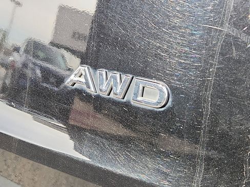 Used 2023 Nissan Rogue S image 10