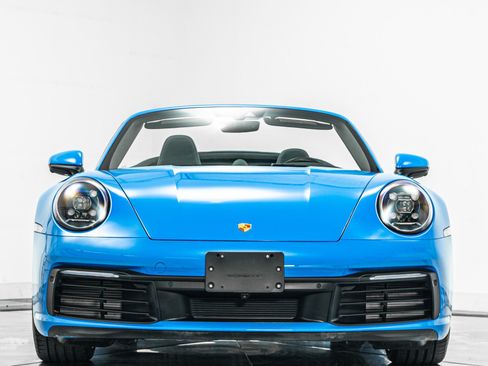 Used 2023 Porsche 911 Carrera image 4