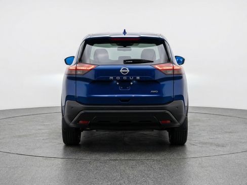 Used 2025 Nissan Rogue SV image 7