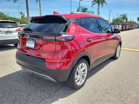 Certified 2023 Chevrolet Bolt EUV LT w/ Driver Confidence Package image 4