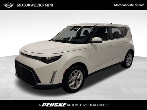 Used 2025 Kia Soul LX w/ LX Technology Package FWD image 1