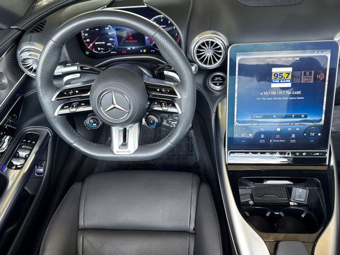 Certified 2023 Mercedes-Benz SL 43 AMG image 31