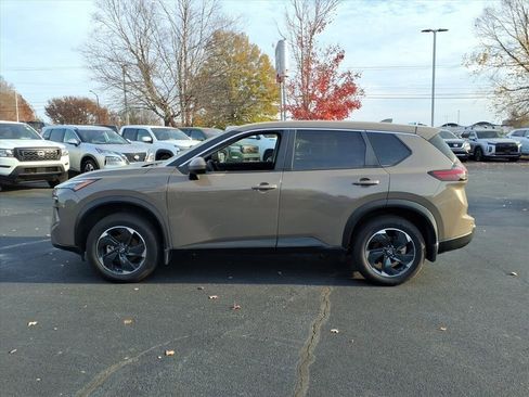 Used 2024 Nissan Rogue SV image 22