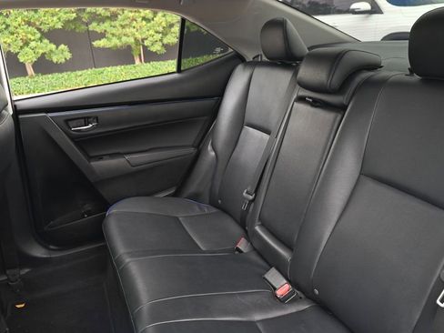 Used 2018 Toyota Corolla XSE FWD image 7