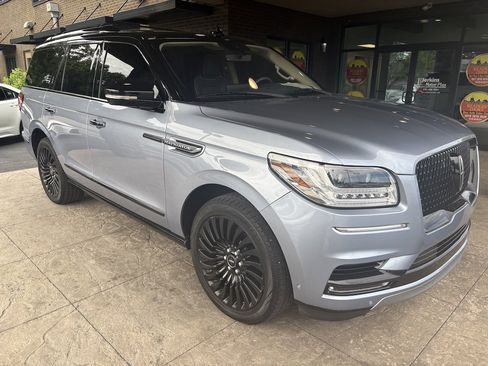Used 2019 Lincoln Navigator Black Label w/ Cargo Package AWD/4WD image 4