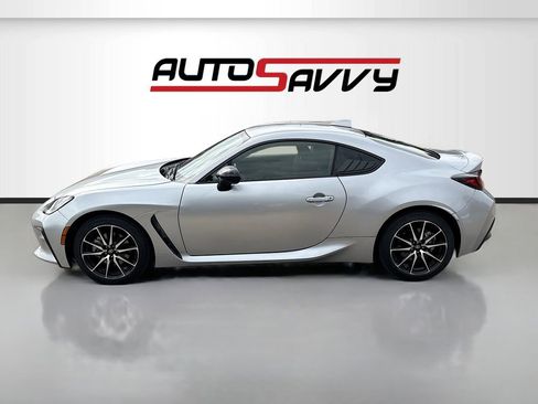 Used 2023 Toyota GR86 Base image 4