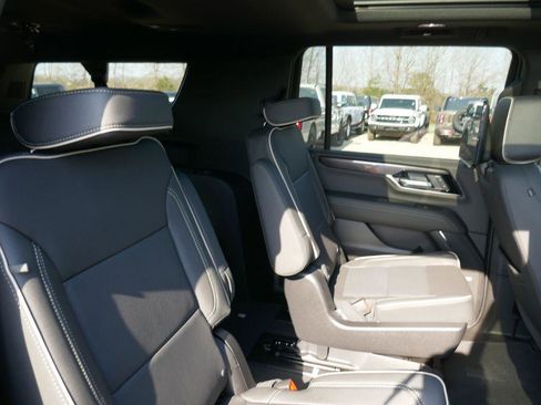 New 2026 GMC Yukon XL Elevation image 13