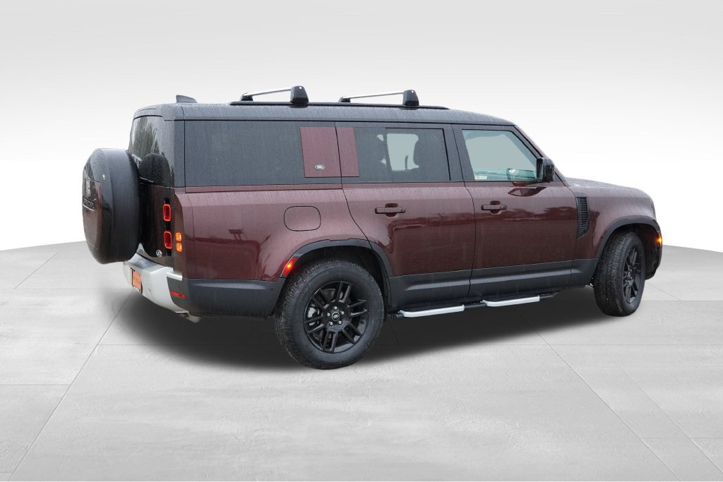 Used 2023 Land Rover Defender 130 SE AWD/4WD image 4