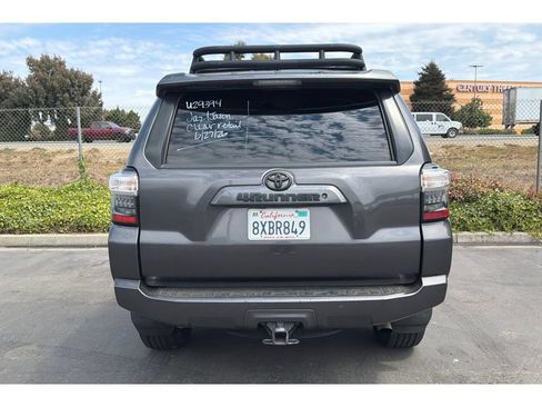 Used 2018 Toyota 4Runner SR5 Premium AWD/4WD image 6