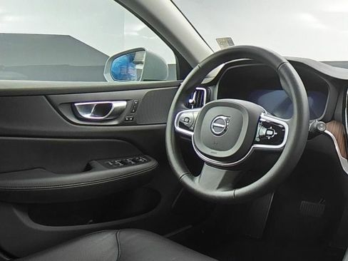 Used 2025 Volvo V60 B5 Cross Country Plus image 19