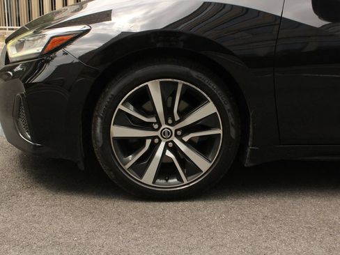 Used 2019 Nissan Maxima 3.5 SV w/ Floor Mat Group FWD image 11