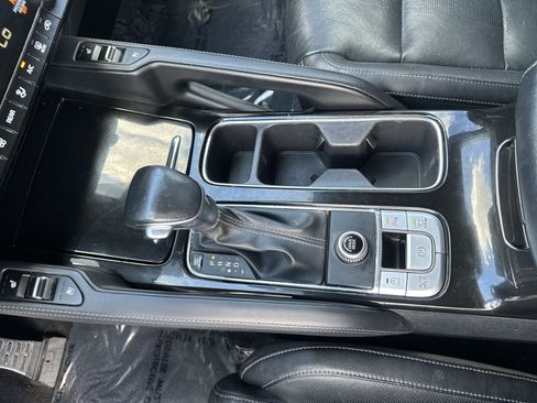 Certified 2022 Kia Telluride SX w/ Towing Package FWD image 20