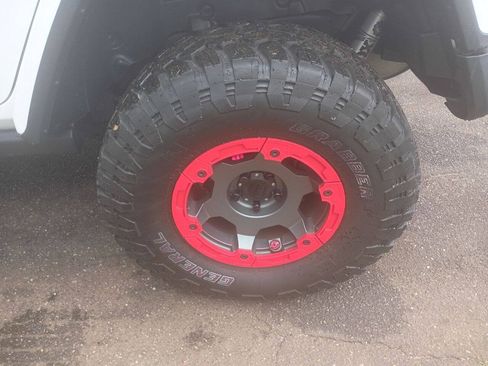 Used 2018 Jeep Wrangler Unlimited Rubicon AWD/4WD image 12