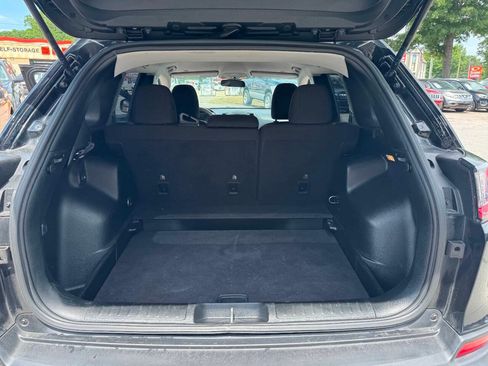 Used 2019 Jeep Cherokee Latitude w/ Popular Appearance Group FWD image 21