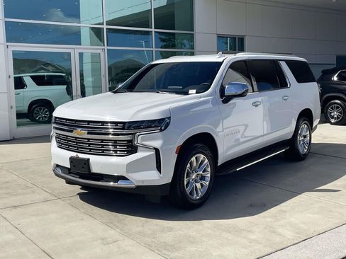 Used 2023 Chevrolet Suburban Premier image 1