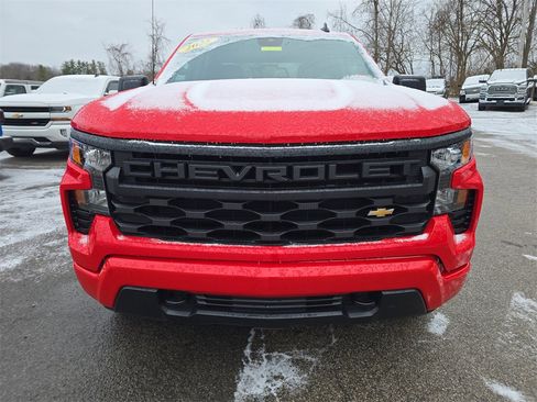 Used 2025 Chevrolet Silverado 1500 Custom image 10