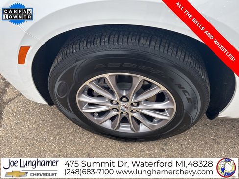 Used 2023 Buick Enclave Essence image 9