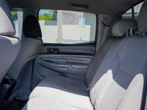 Used 2015 Toyota Tacoma PreRunner w/ Convenience Package image 16