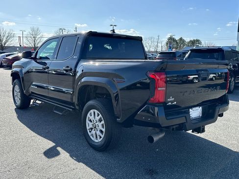 Certified 2025 Toyota Tacoma SR5 image 5