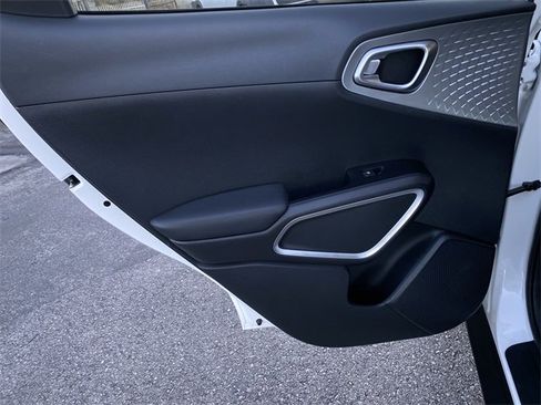 Used 2024 Kia Soul LX w/ Option Group 015 image 24