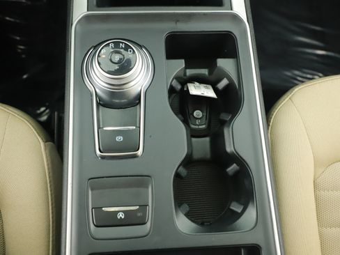 Certified 2024 Ford Edge SE image 5