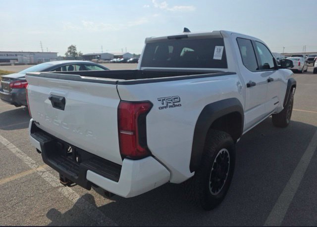 Used 2026 Toyota Tacoma TRD Off-Road AWD/4WD image 4