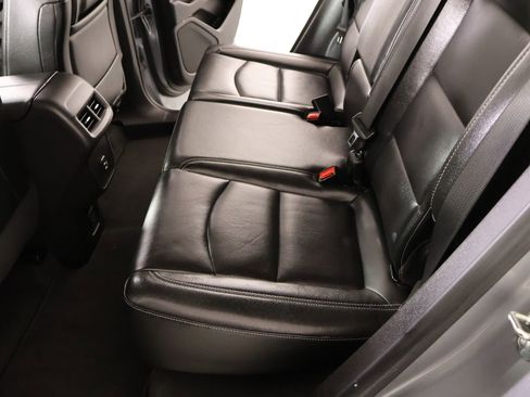 Used 2024 GMC Terrain SLT image 12