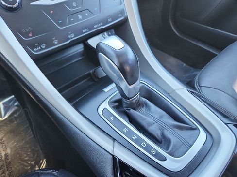 Used 2015 Ford Fusion SE w/ Equipment Group 202A image 21