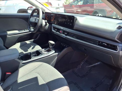 Used 2025 Kia K4 LXS FWD image 23