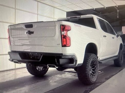 Used 2025 Chevrolet Silverado 1500 LT Trail Boss w/ Convenience Package II AWD/4WD image 6