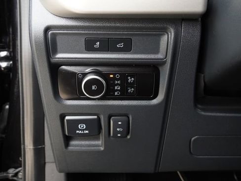 Used 2023 Ford Expedition XLT RWD image 23