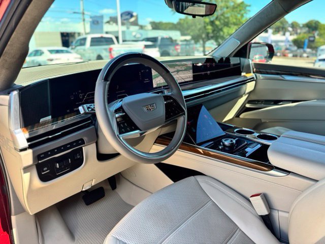 Used 2025 Cadillac Escalade ESV Sport Platinum AWD/4WD image 24