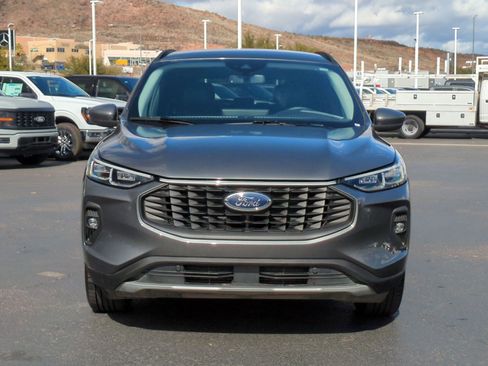 Used 2025 Ford Escape Platinum image 9